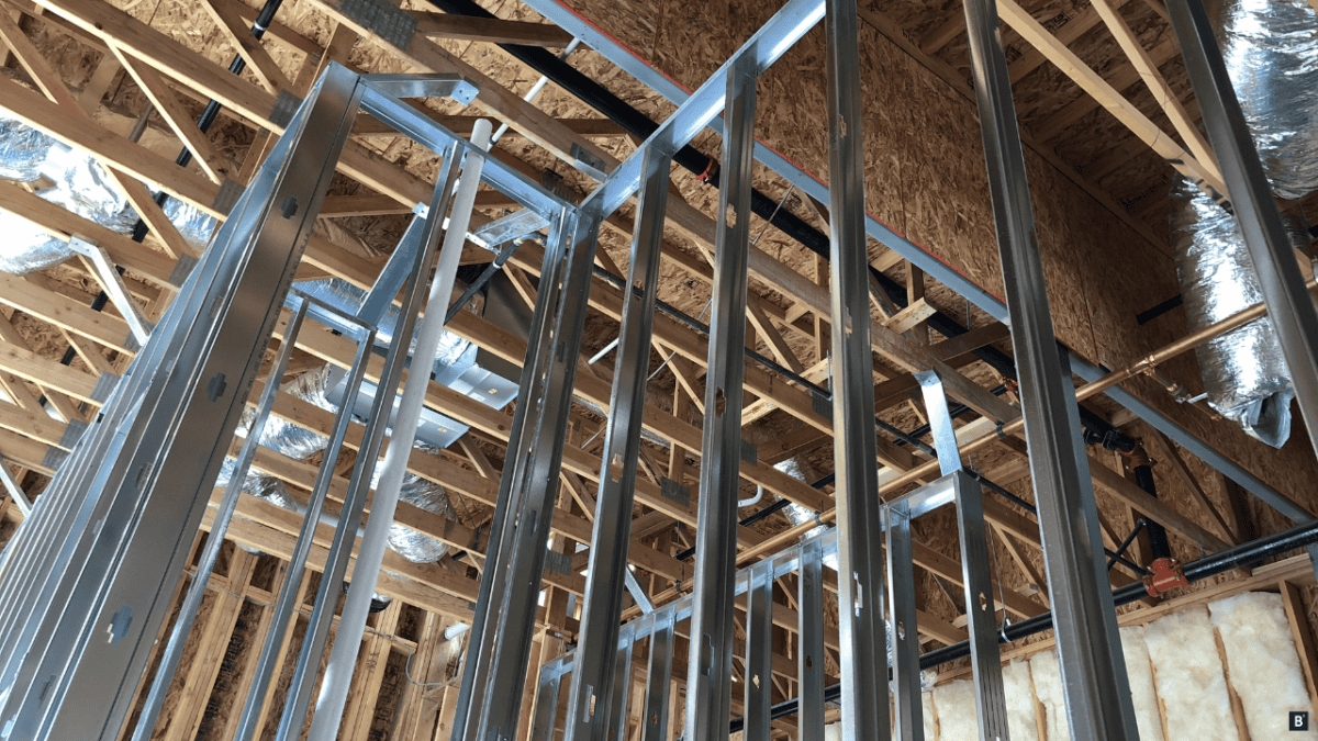 Ein Ständerwerk aus Metall