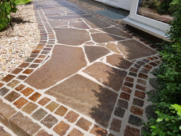 als Gartenweg verlegt