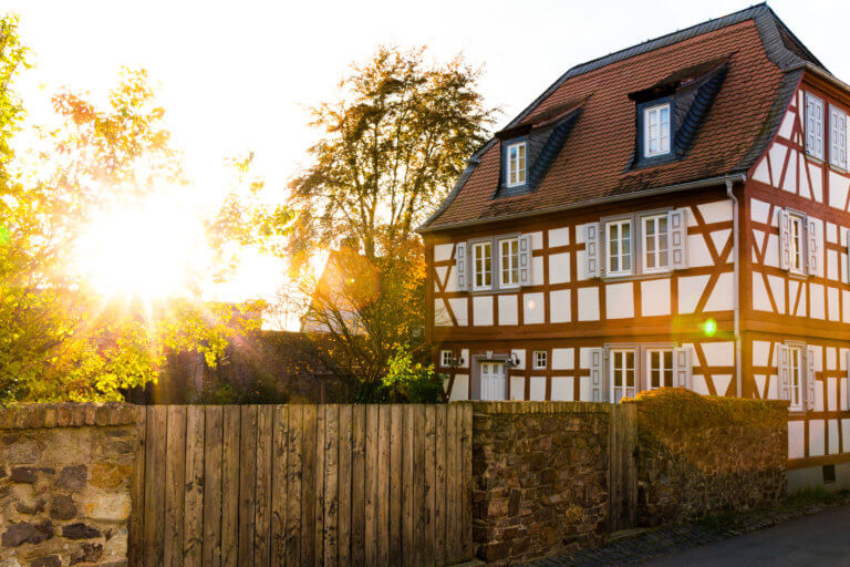 Das Fachwerkhaus ist eine alte Bauart mit historischem Charme