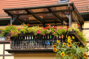 Balkonüberdachung aus Holz