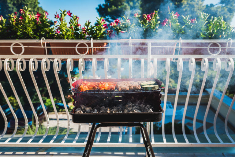 Grillen auf dem Balkon ist sehr beliebt.