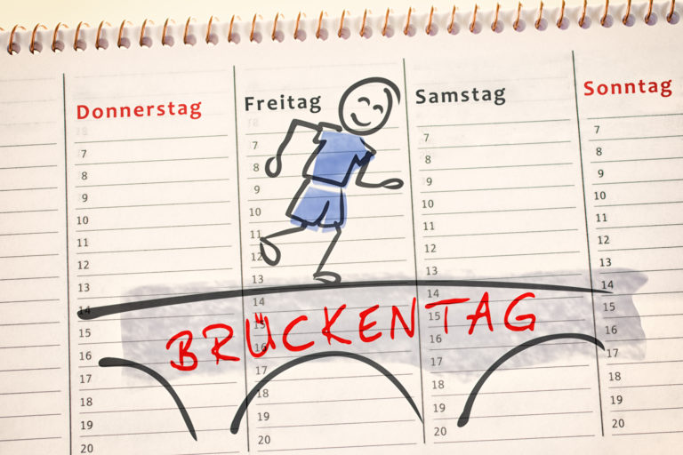 Brückentage sind bei Angestellten sehr beliebt.