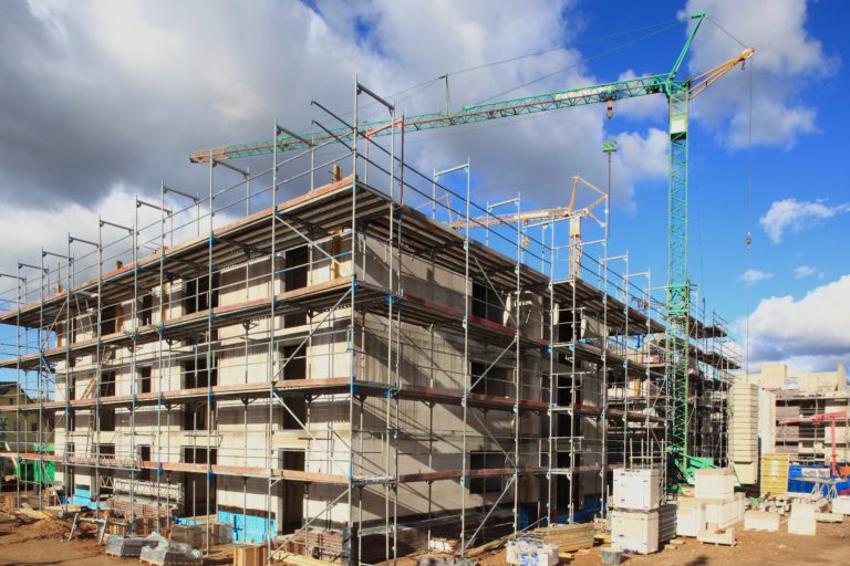 Von der Sonderabschreibung im Wohnungsbau können Privatinvestoren profitieren.