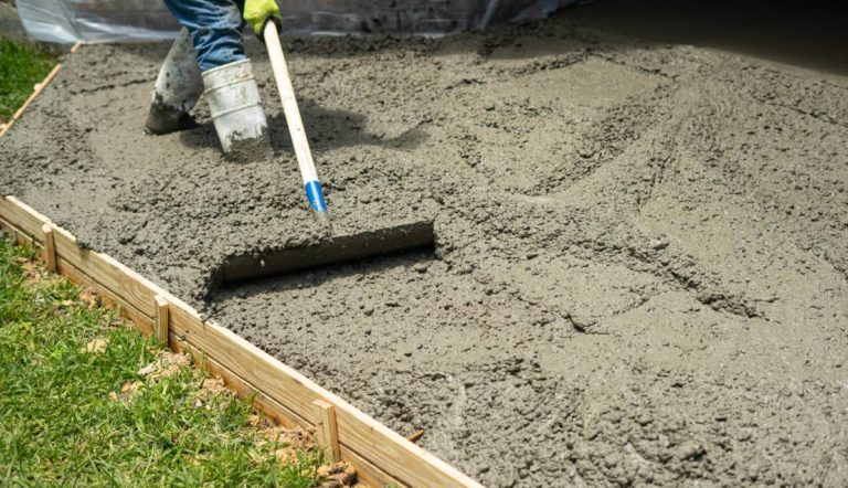 Bewehrtes Betonfundament für ein Gartenhaus