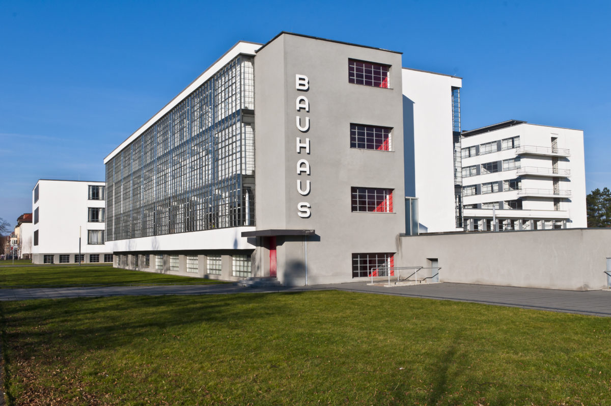 Das Bauhausgebäude in Dessau. 