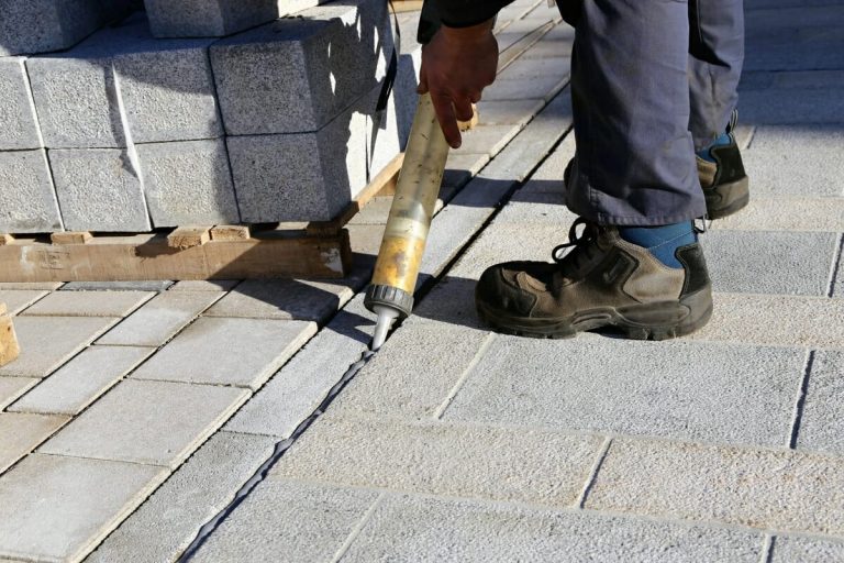 Was kostet das Verfugen von Pflastersteinen?