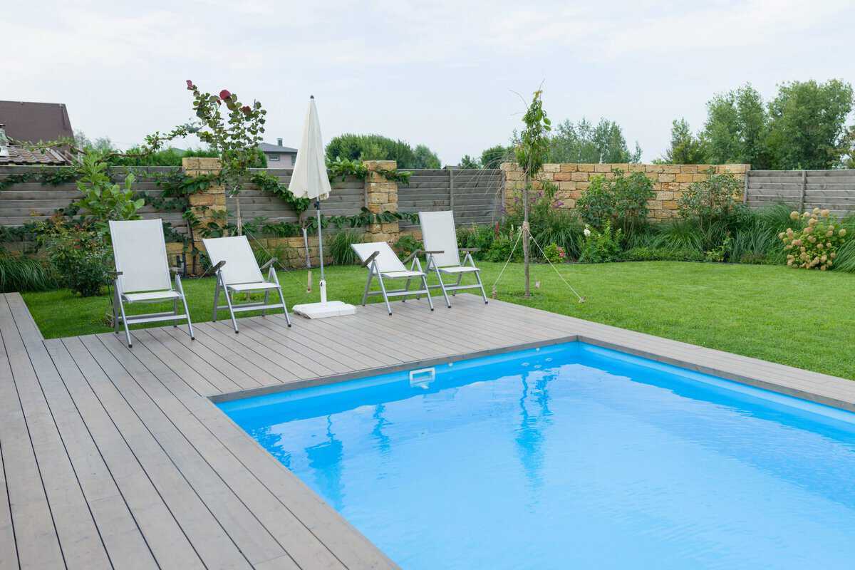 Pool im Garten Genehmigung, Baumeldung & Rechtliches
