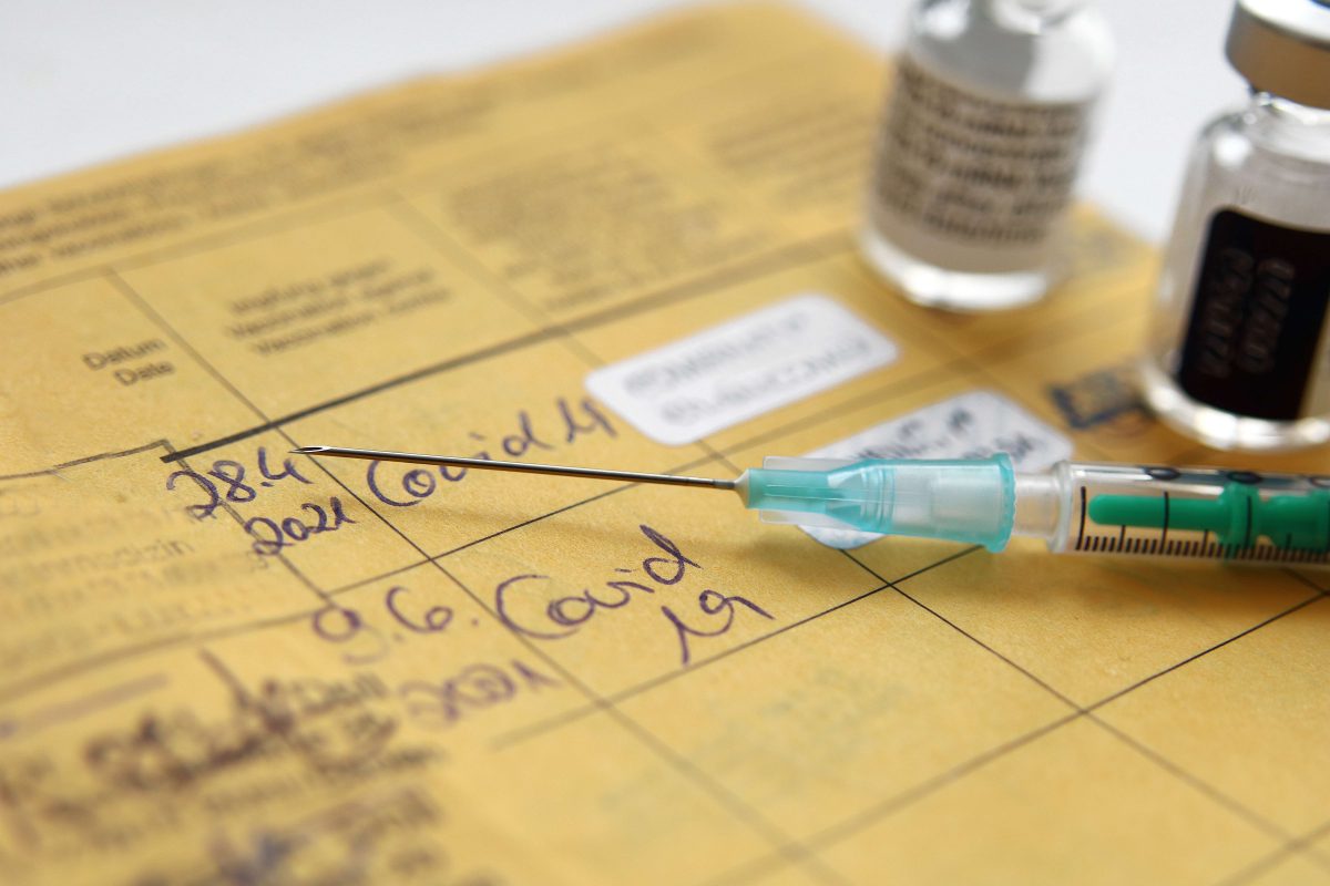 Impfpass mit Nachweis zur Corona-Schutzimpfung.
