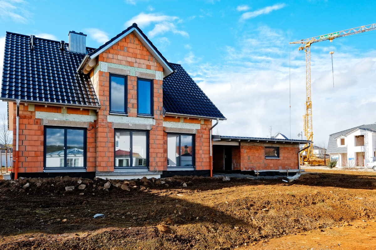 Wie hoch sind die Baukosten, wenn man ein Einfamilienhaus bauen möchte?