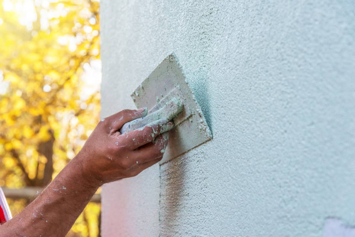 Kalkzementputz für Bad, Keller und Fassade