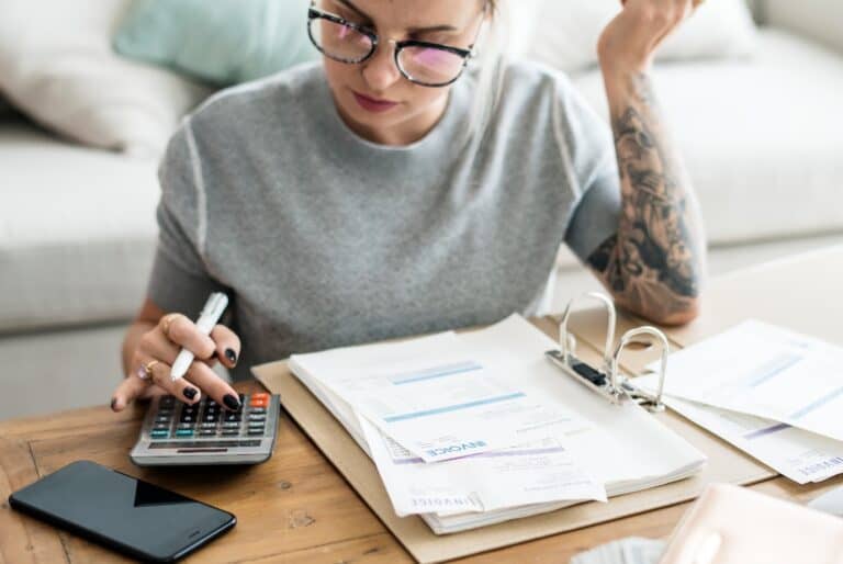 Nebenjob, Auftrag oder Minijob: Wie Dienstleister ihren Stundenlohn richtig berechnen