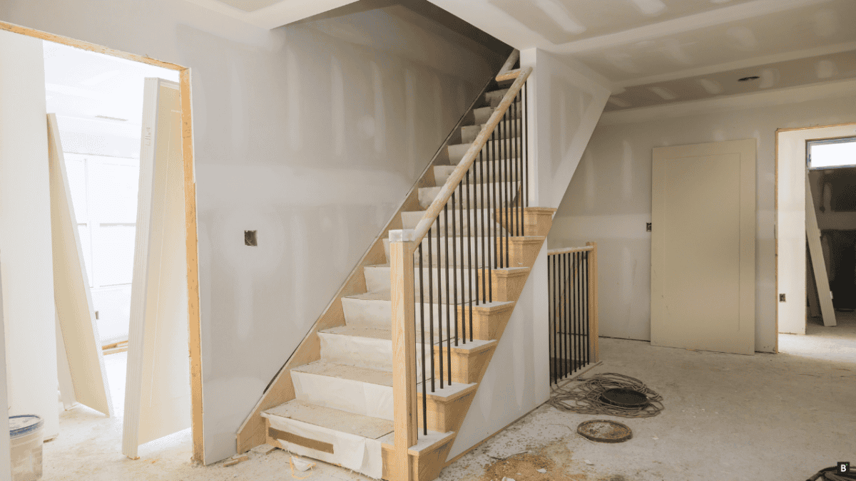 Eine Treppe im Rohbau